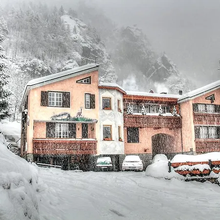 Oriental Hotel 3*