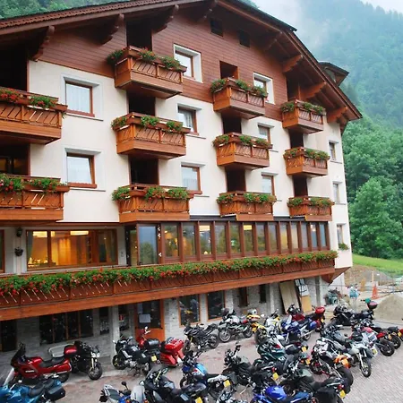 Alps Oriental Wellness Campodolcino